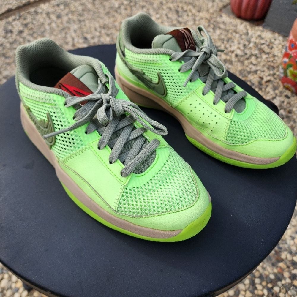 Nike Green Athletic Shoes